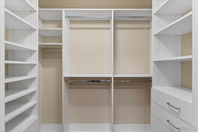 123 W Bodley Avenue 303, Kirkwood, MO 63122