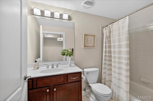 123 W Bodley Avenue 303, Kirkwood, MO 63122