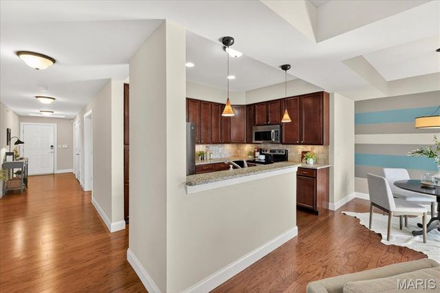 123 W Bodley Avenue 303, Kirkwood, MO 63122