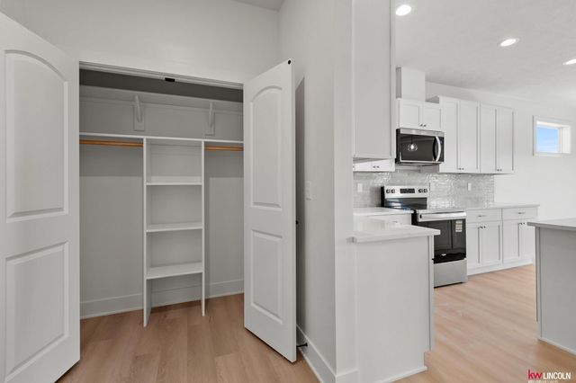 1001 W Santa Clara Street, Lincoln, NE 68523