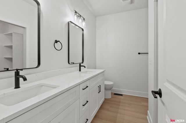 1001 W Santa Clara Street, Lincoln, NE 68523