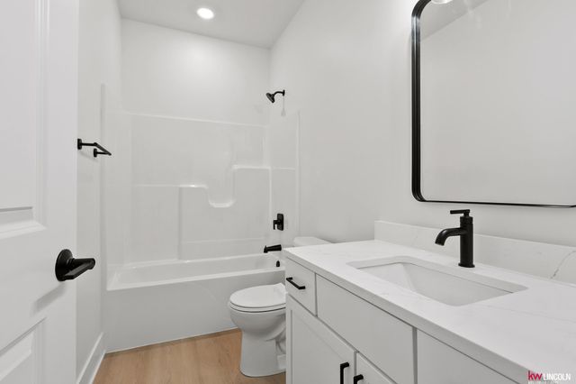 1001 W Santa Clara Street, Lincoln, NE 68523
