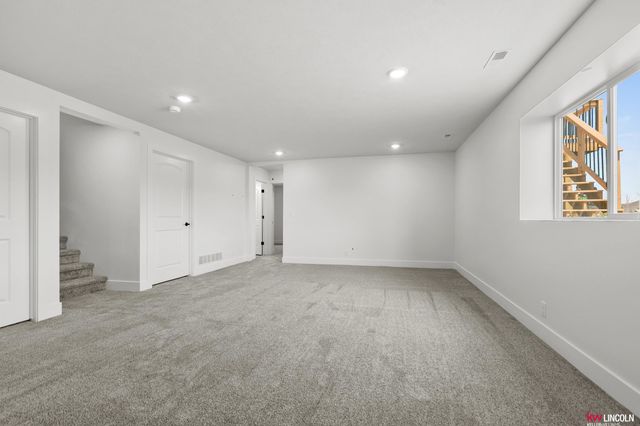 1001 W Santa Clara Street, Lincoln, NE 68523