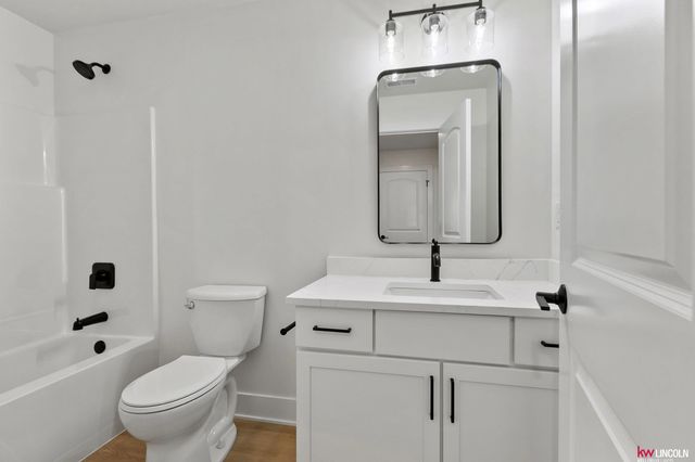 1001 W Santa Clara Street, Lincoln, NE 68523