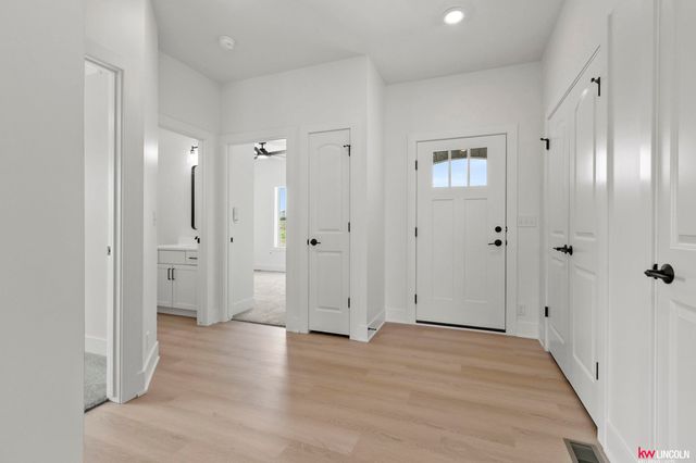 1001 W Santa Clara Street, Lincoln, NE 68523