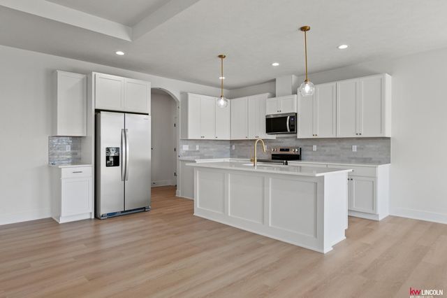 1001 W Santa Clara Street, Lincoln, NE 68523