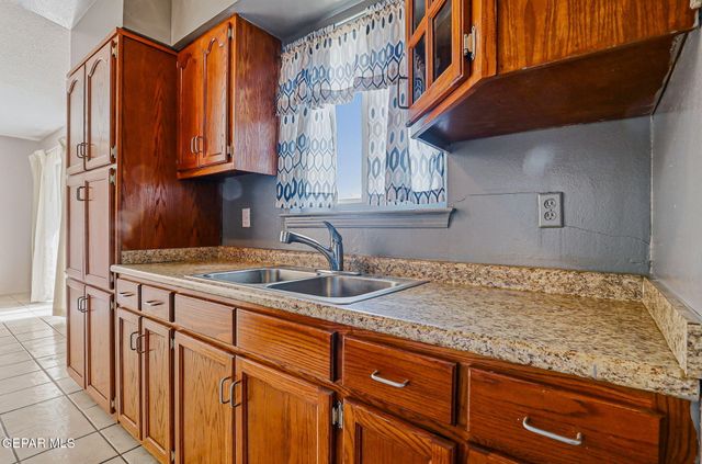 228 Caribe Circle, El Paso, TX 79927