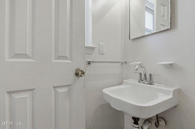 228 Caribe Circle, El Paso, TX 79927