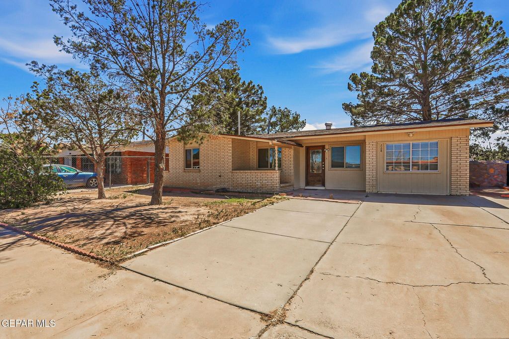 228 Caribe Circle, El Paso, TX 79927