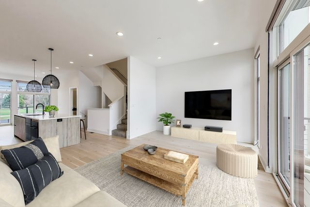 12 Golden Sunset Drive, Lake Zurich, IL 60047