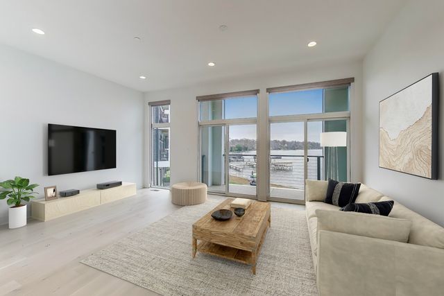 12 Golden Sunset Drive, Lake Zurich, IL 60047