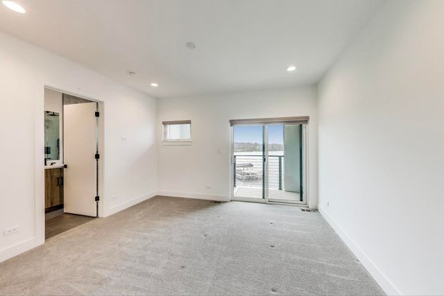 12 Golden Sunset Drive, Lake Zurich, IL 60047