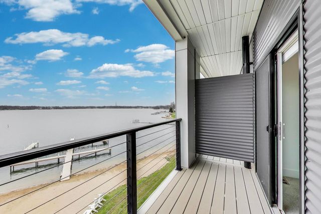 12 Golden Sunset Drive, Lake Zurich, IL 60047