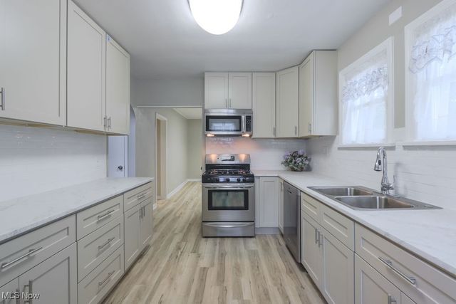 261 Oakwood Street, Elyria, OH 44035