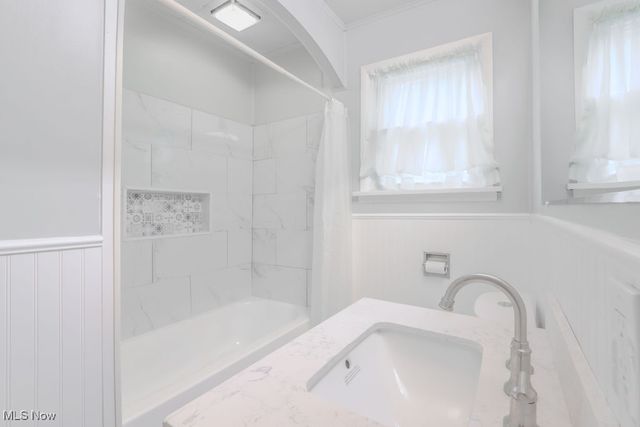 261 Oakwood Street, Elyria, OH 44035