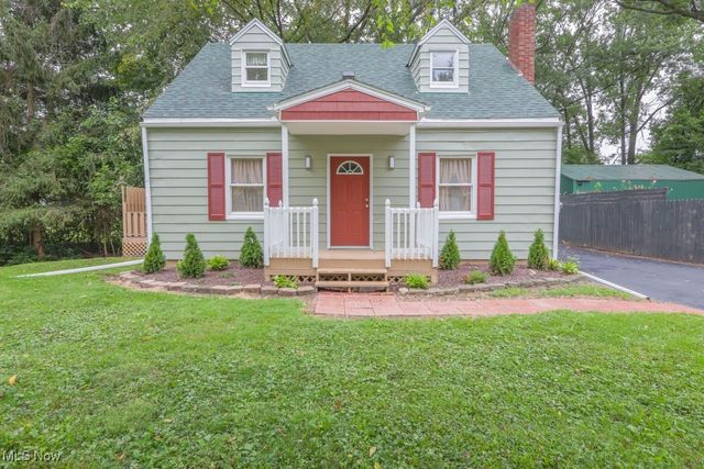 261 Oakwood Street, Elyria, OH 44035