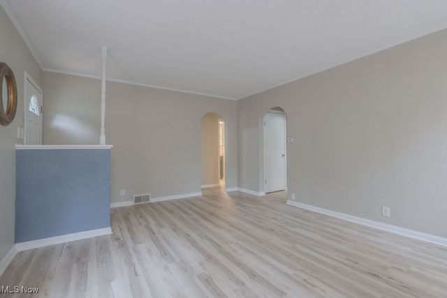 261 Oakwood Street, Elyria, OH 44035