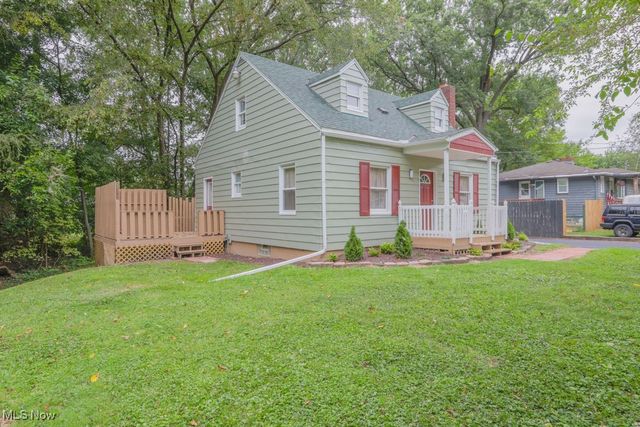 261 Oakwood Street, Elyria, OH 44035