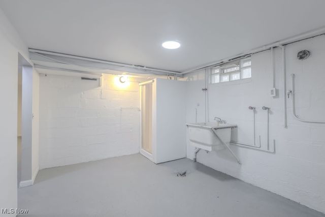 261 Oakwood Street, Elyria, OH 44035