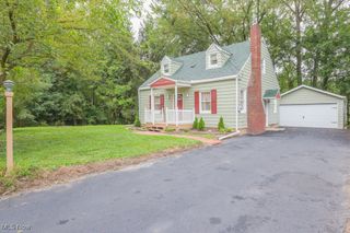 261 Oakwood Street, Elyria, OH 44035