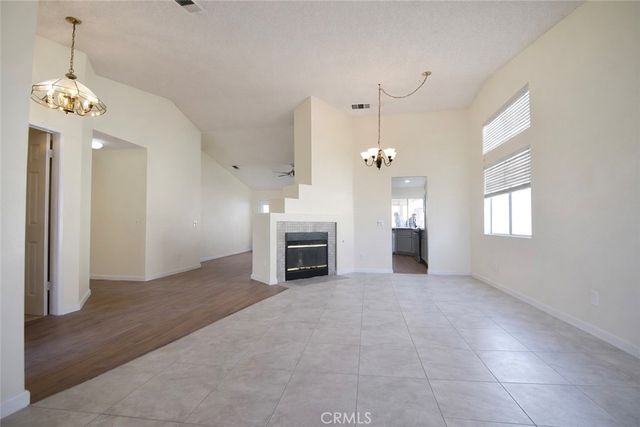 14129 La Mirada, Victorville, CA 92392