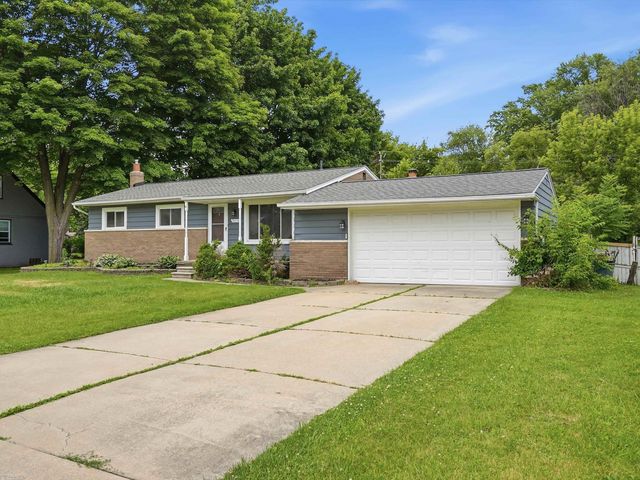 38450 Elmite Street, Harrison Twp, MI 48045