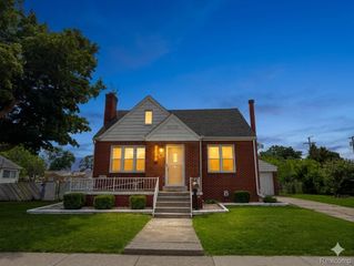 22815 Le Fever Avenue, Warren, MI 48091