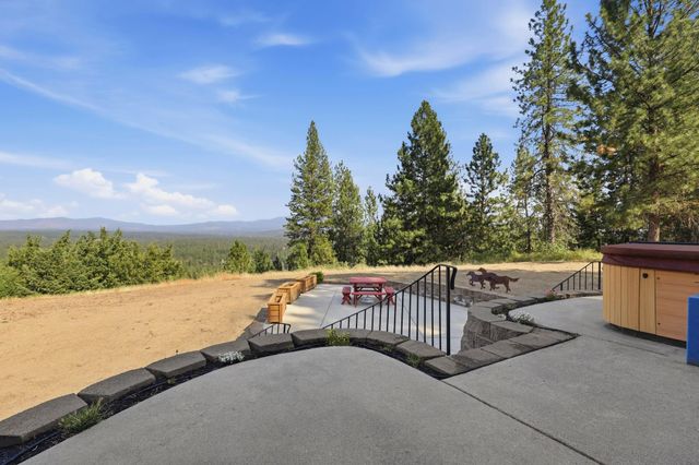 37404 N Hussle Rd, Deer Park, WA 99006