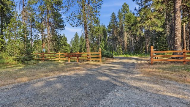 37404 N Hussle Rd, Deer Park, WA 99006