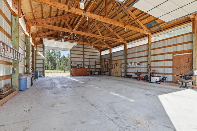 37404 N Hussle Rd, Deer Park, WA 99006