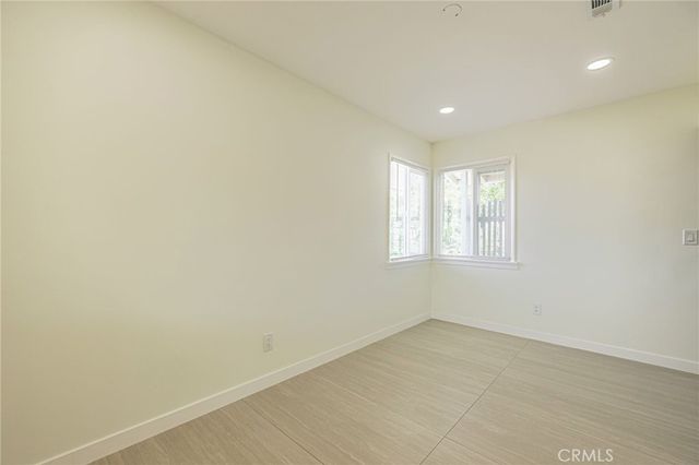 5256 W Avenue L, Lancaster, CA 93536
