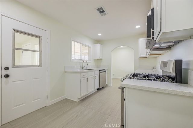 5256 W Avenue L, Lancaster, CA 93536