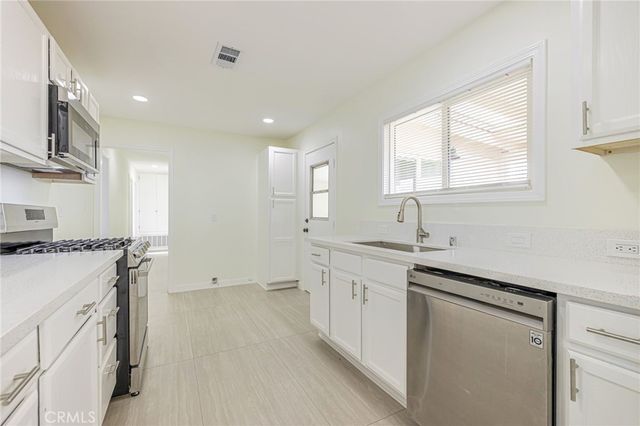 5256 W Avenue L, Lancaster, CA 93536