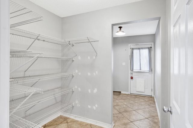 7604 Brewster Street, Navarre, FL 32566