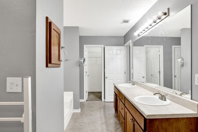 7604 Brewster Street, Navarre, FL 32566