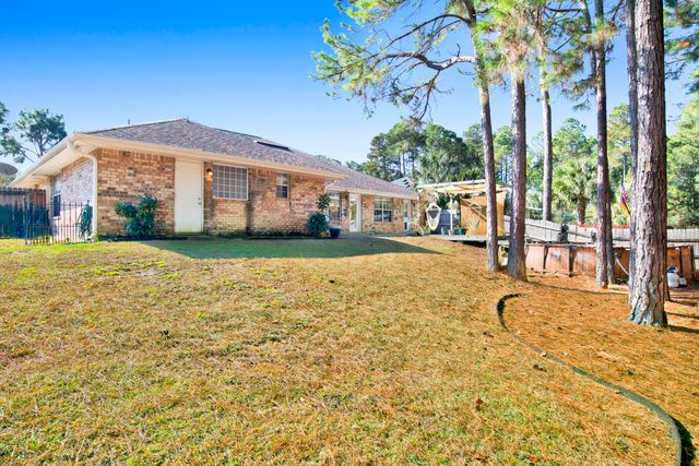 7604 Brewster Street, Navarre, FL 32566