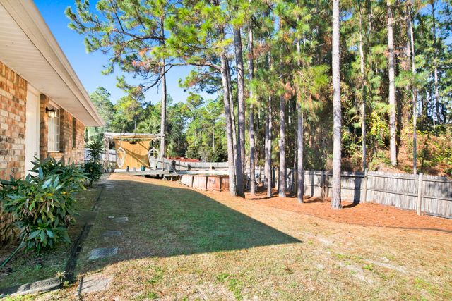 7604 Brewster Street, Navarre, FL 32566