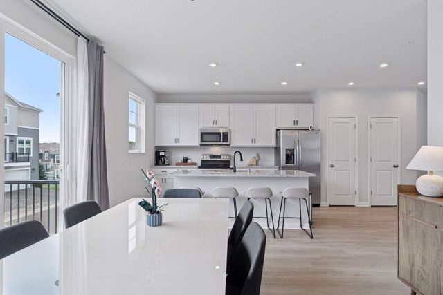 2315 Mckenney Way, North Saint Paul, MN 55109