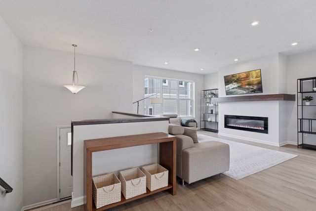 2315 Mckenney Way, North Saint Paul, MN 55109