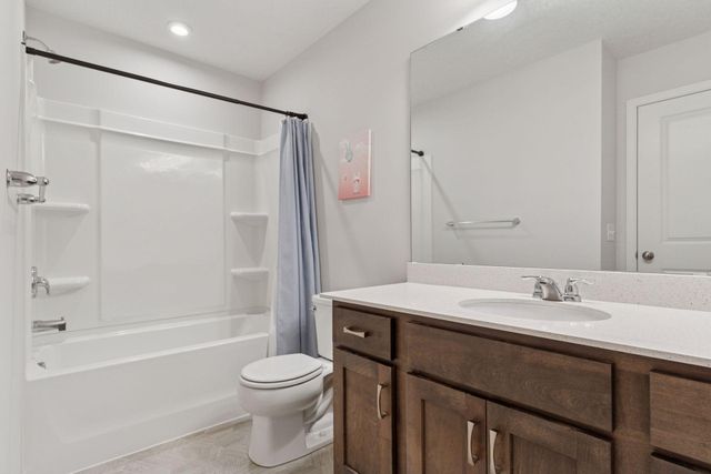 2315 Mckenney Way, North Saint Paul, MN 55109