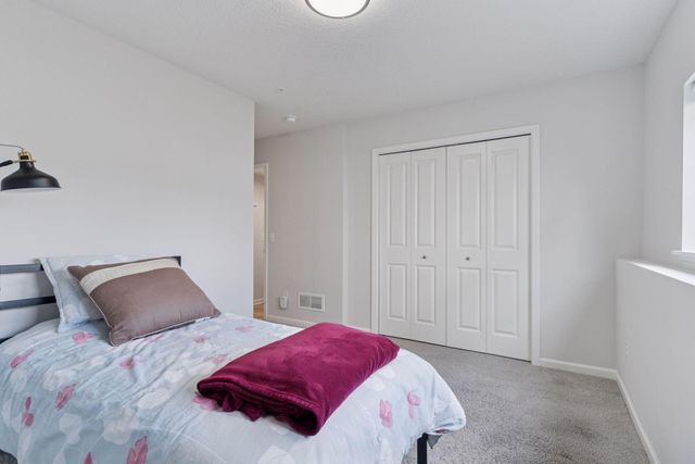 2315 Mckenney Way, North Saint Paul, MN 55109