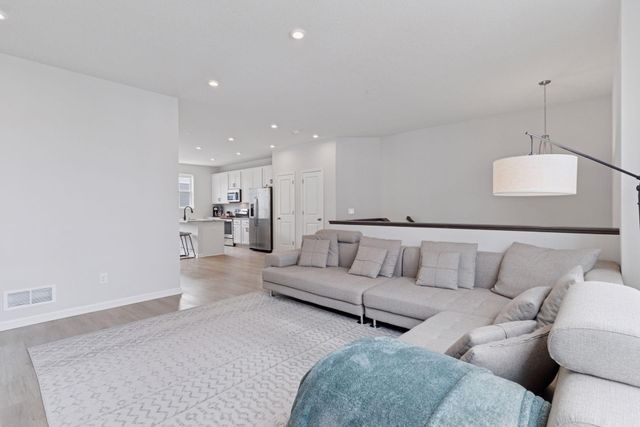 2315 Mckenney Way, North Saint Paul, MN 55109