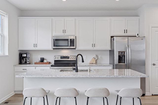 2315 Mckenney Way, North Saint Paul, MN 55109