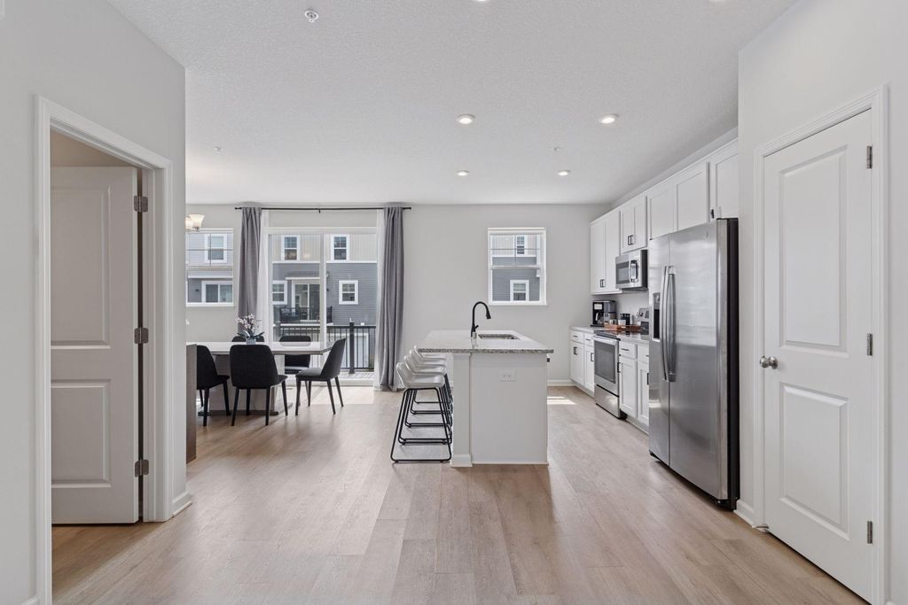 2315 Mckenney Way, North Saint Paul, MN 55109