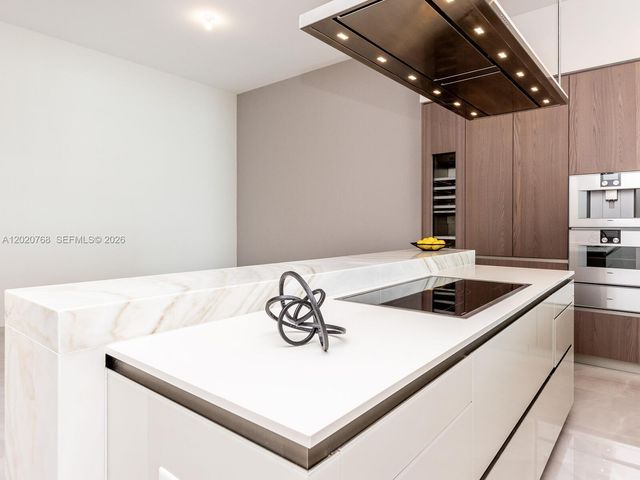 18501 E Collins 1503 1503, Sunny Isles Beach, FL 33160