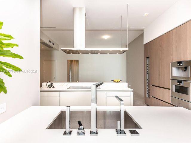 18501 E Collins 1503 1503, Sunny Isles Beach, FL 33160