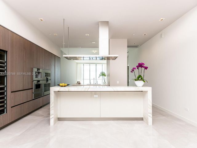 18501 E Collins 1503 1503, Sunny Isles Beach, FL 33160