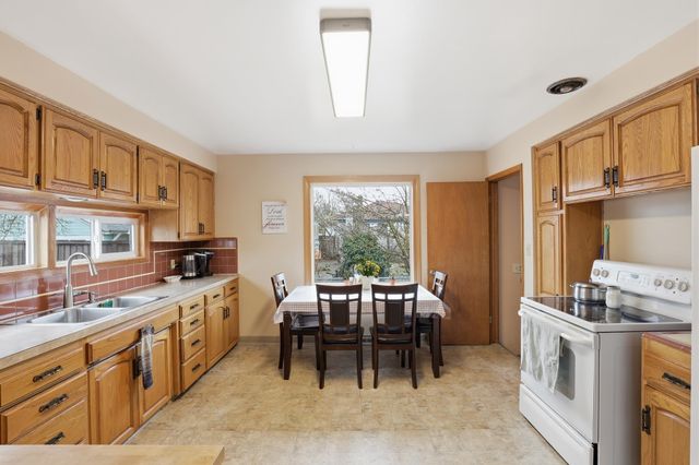 4907 N Stone St, Spokane, WA 99207