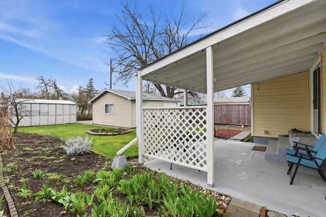 4907 N Stone St, Spokane, WA 99207