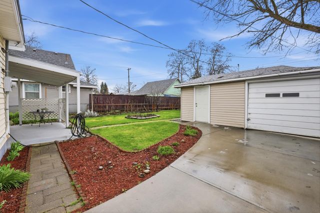 4907 N Stone St, Spokane, WA 99207